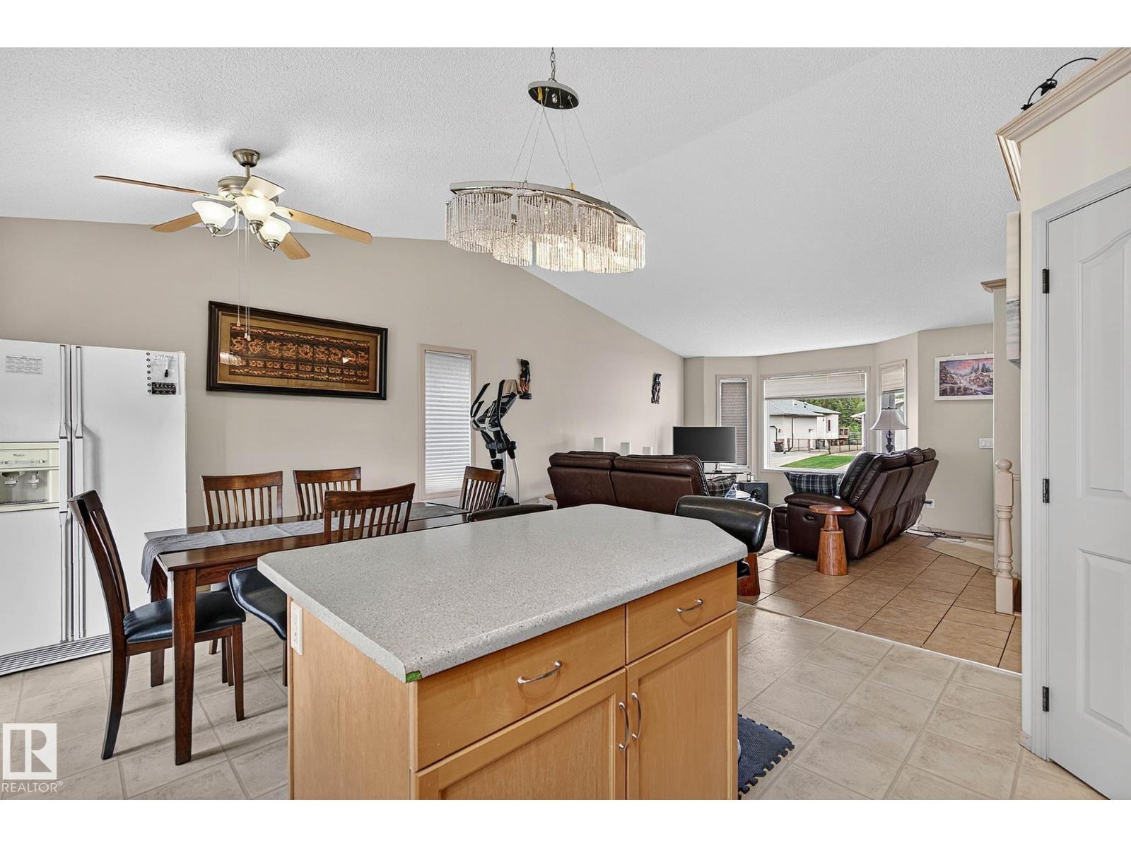 4805 53 AV — photo 15