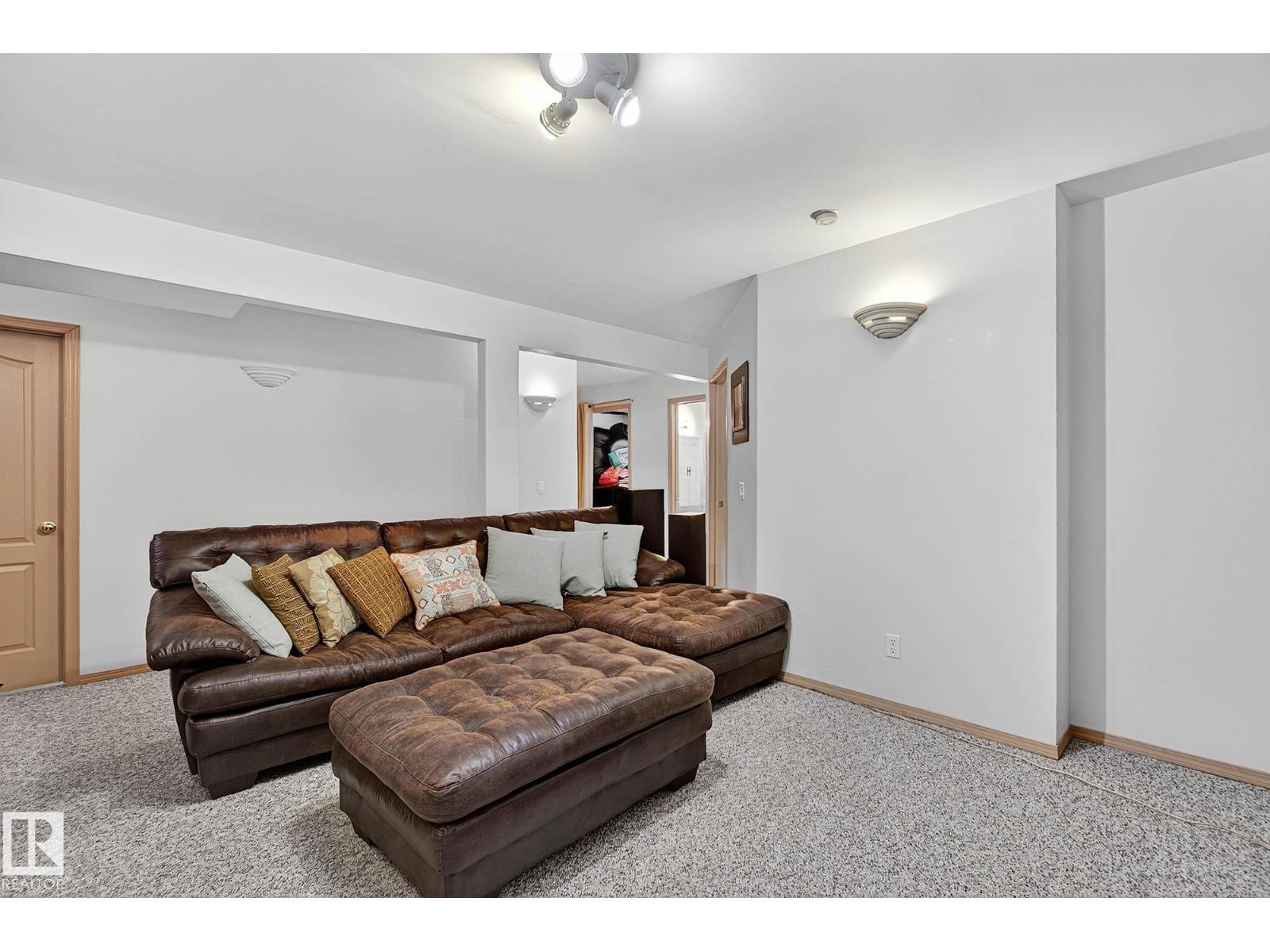 4805 53 AV — photo 30