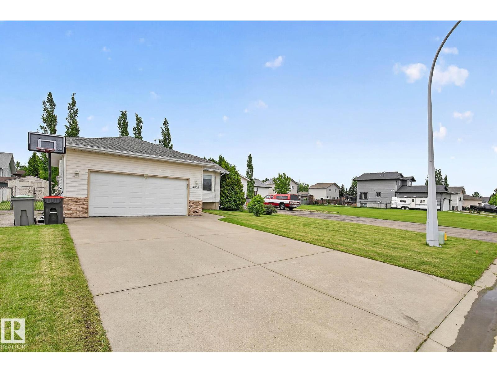 4805 53 AV — photo 54