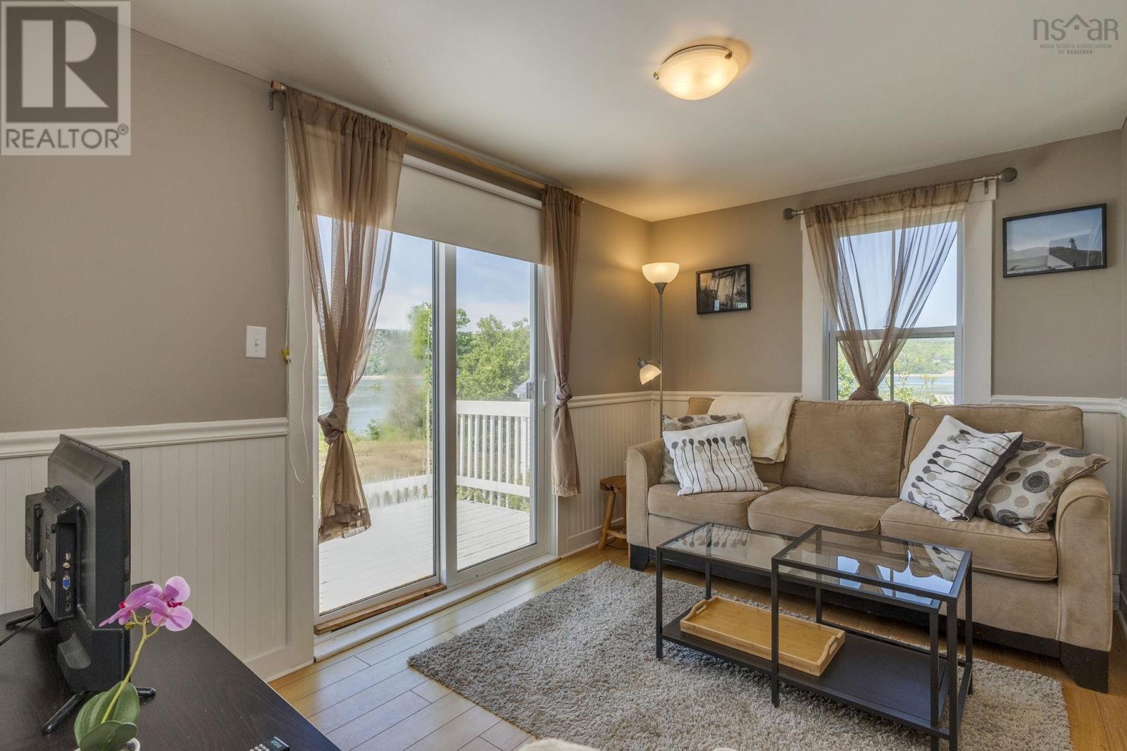 958 Granville Road - 14