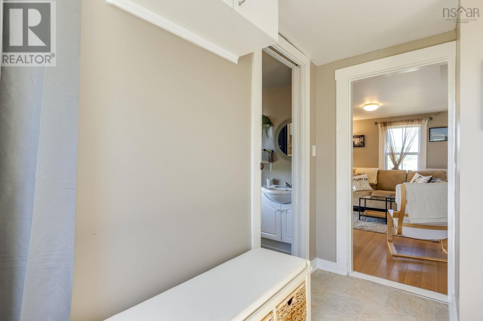 958 Granville Road - 11