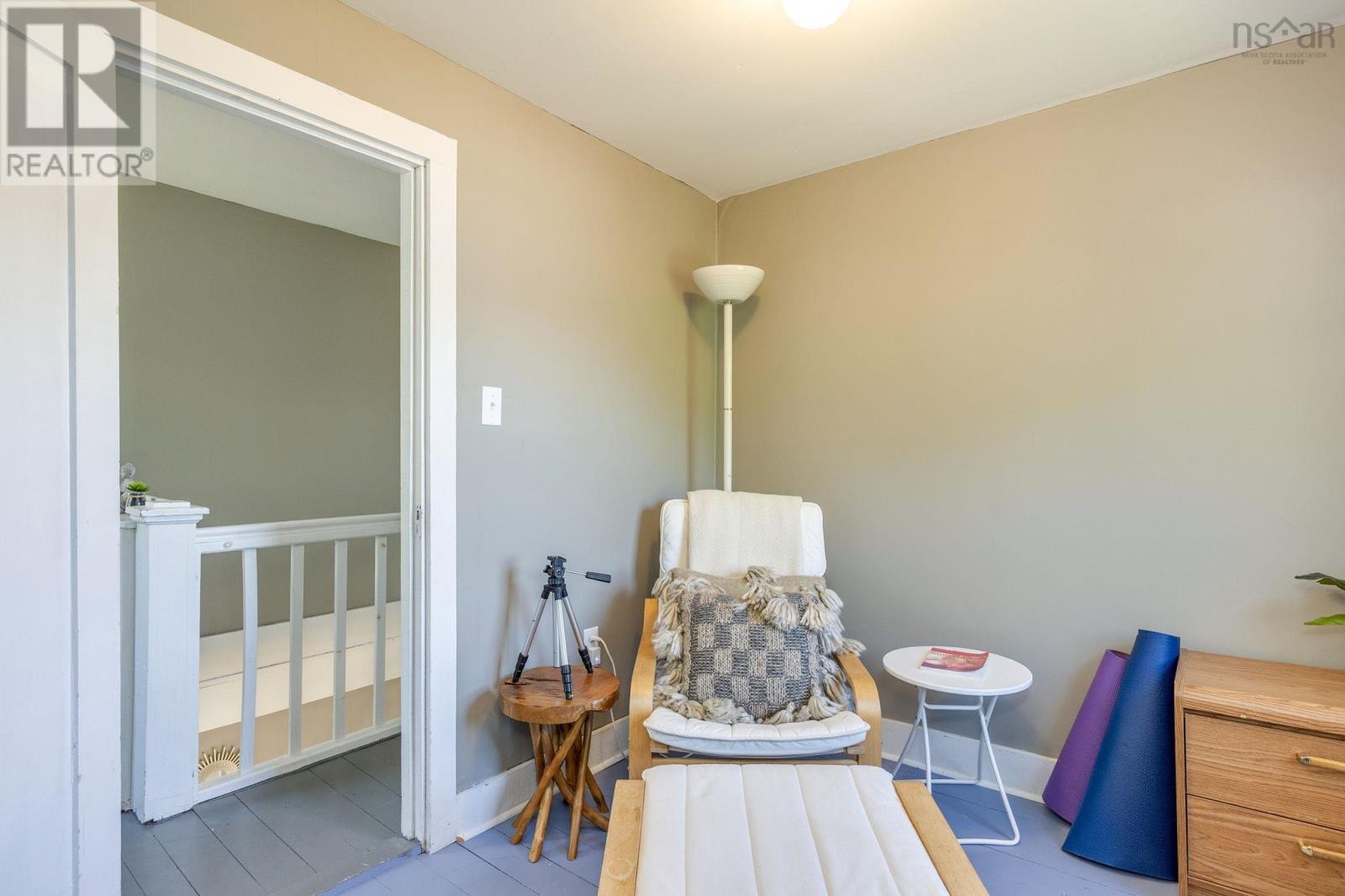 958 Granville Road - 32