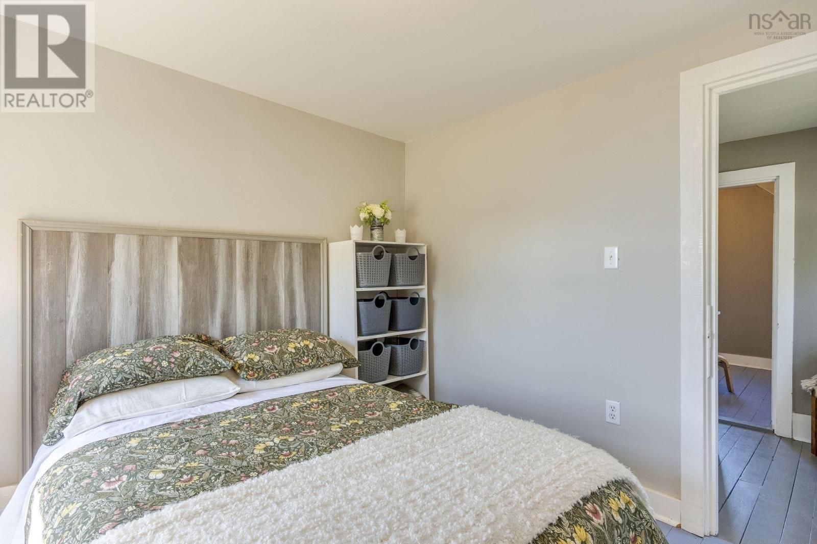 958 Granville Road - 36