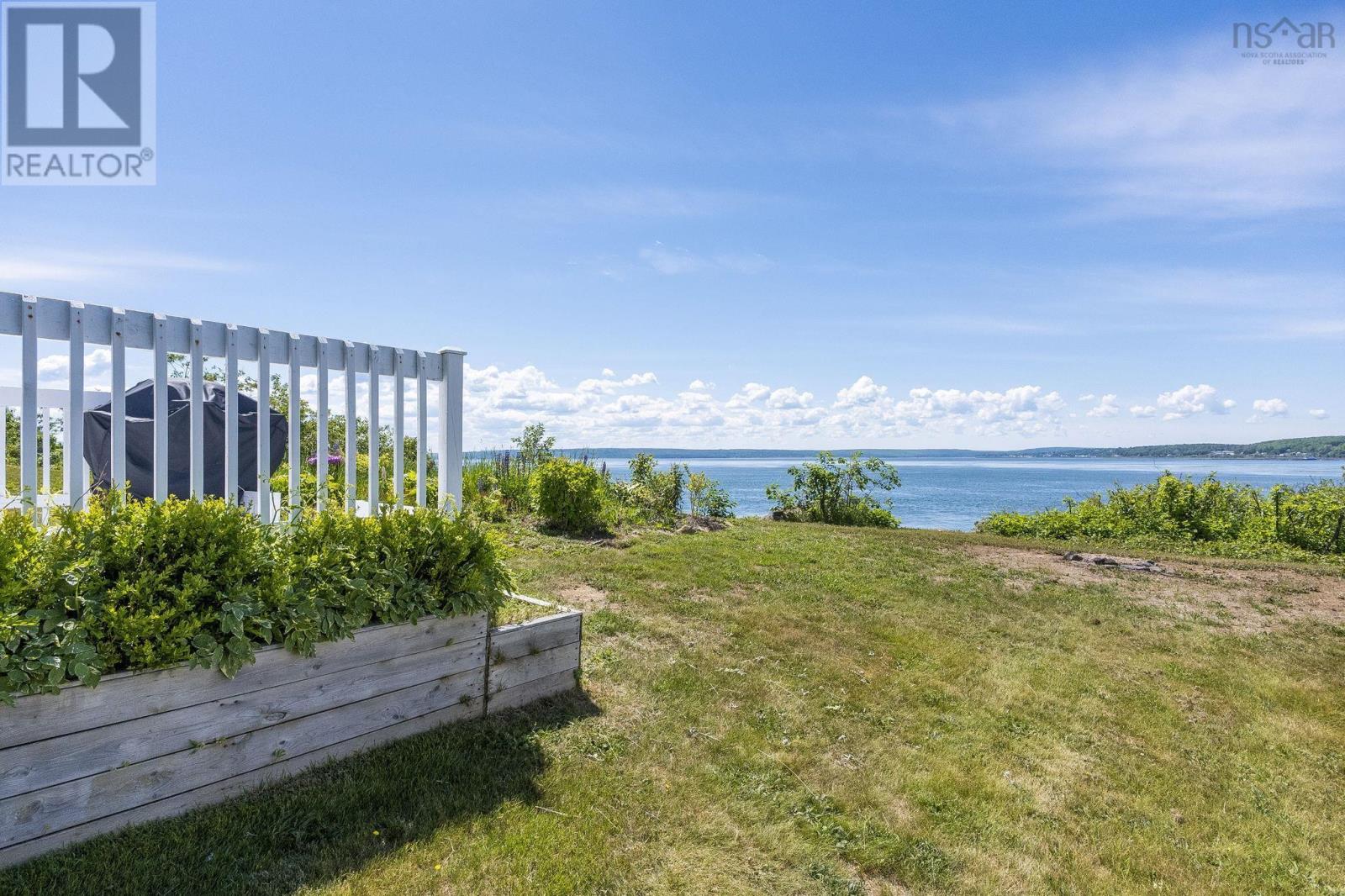 958 Granville Road - 48