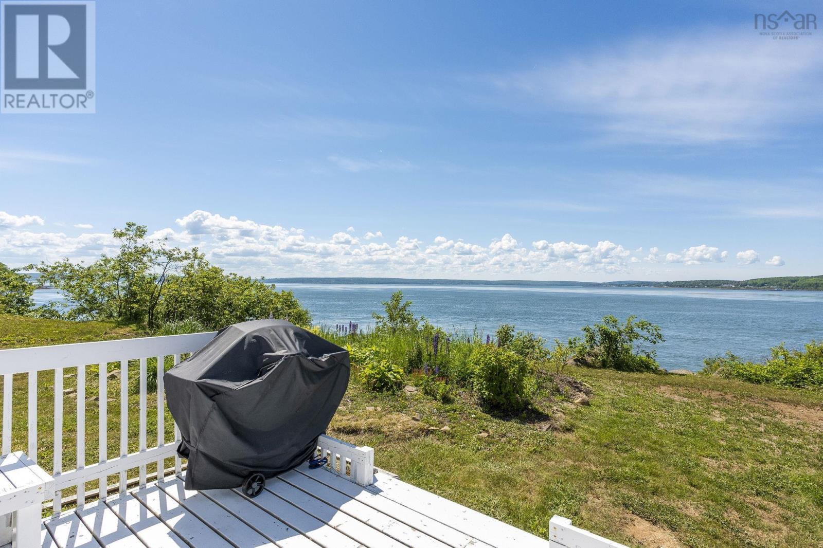 958 Granville Road - 41