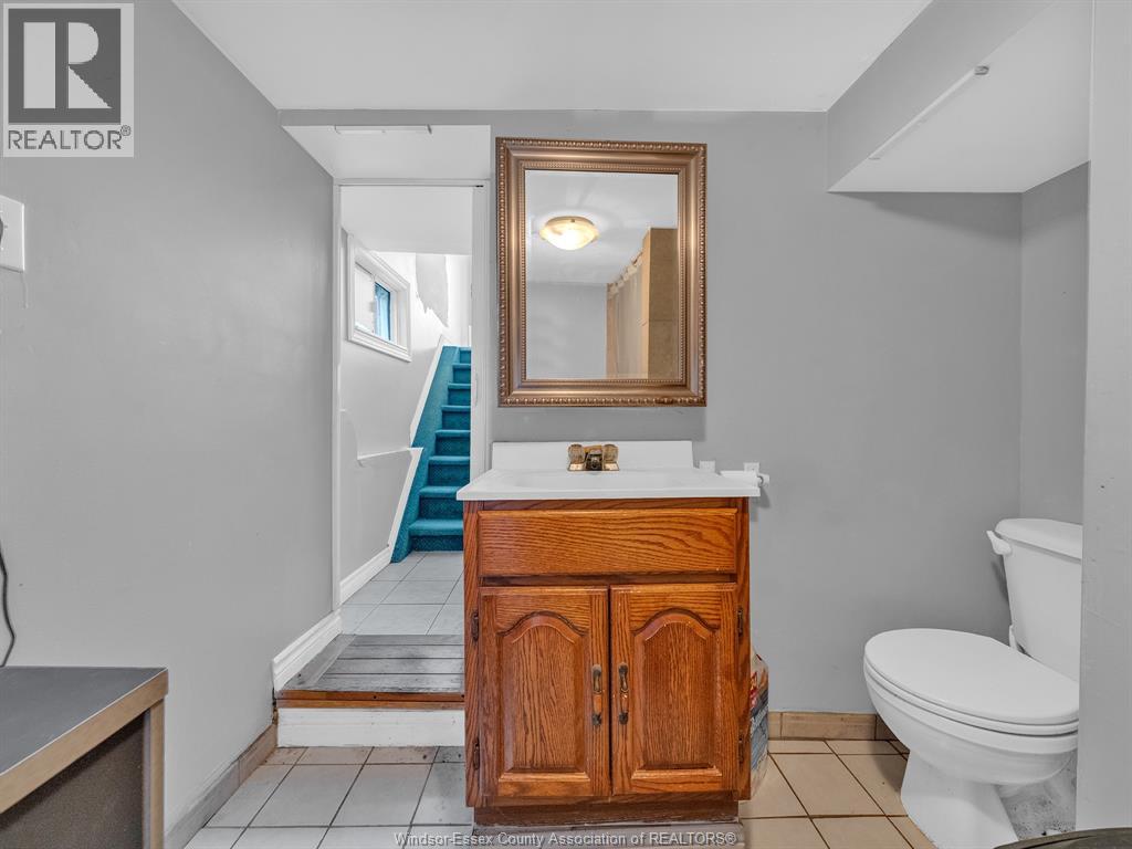2724 PILLETTE ROAD - 16