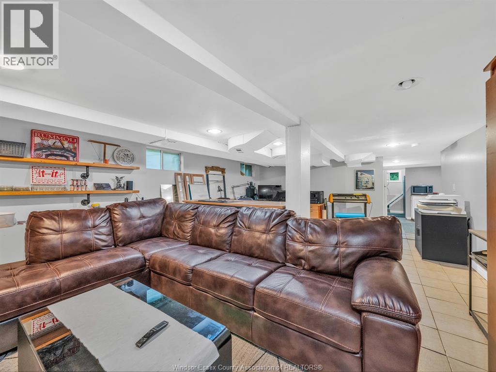 2724 PILLETTE ROAD - 20
