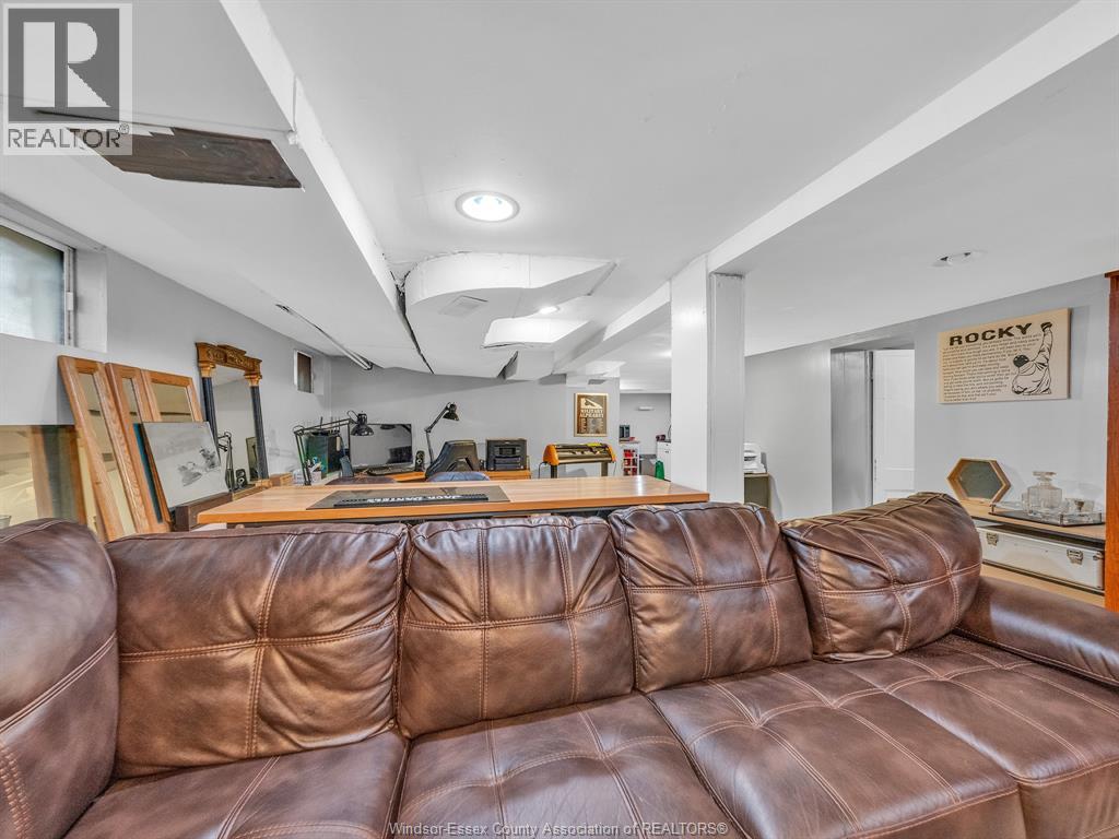2724 PILLETTE ROAD - 21
