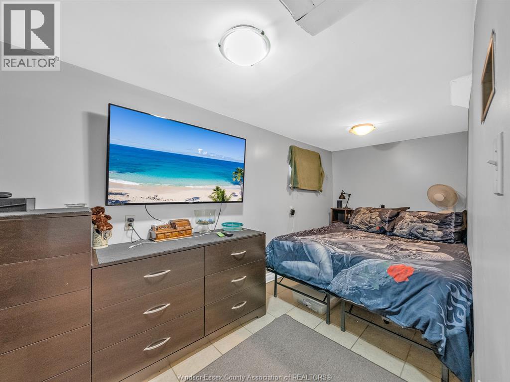 2724 PILLETTE ROAD - 22