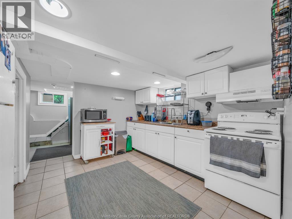 2724 PILLETTE ROAD - 24