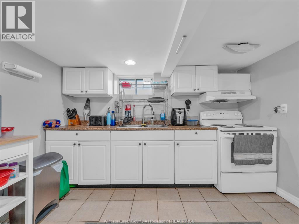 2724 PILLETTE ROAD - 25
