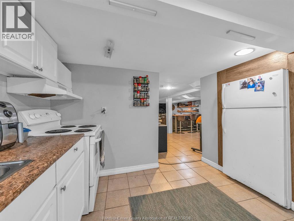 2724 PILLETTE ROAD - 26