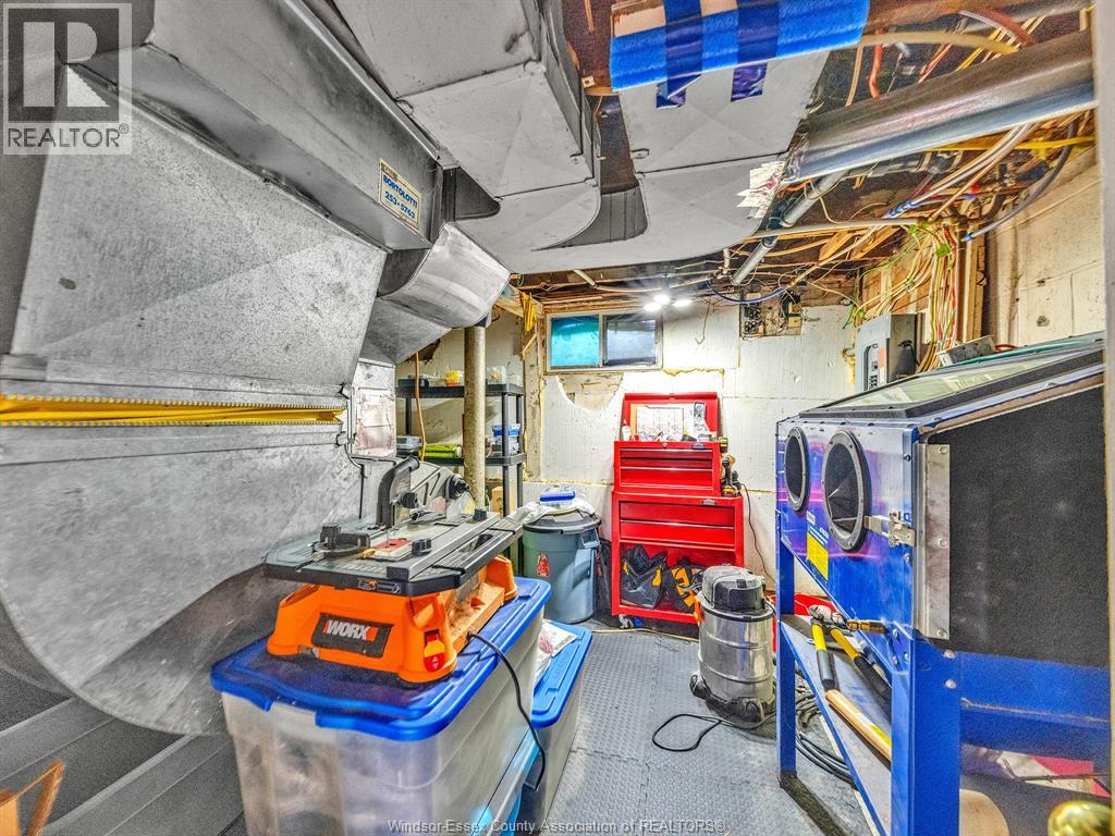 2724 PILLETTE ROAD - 27