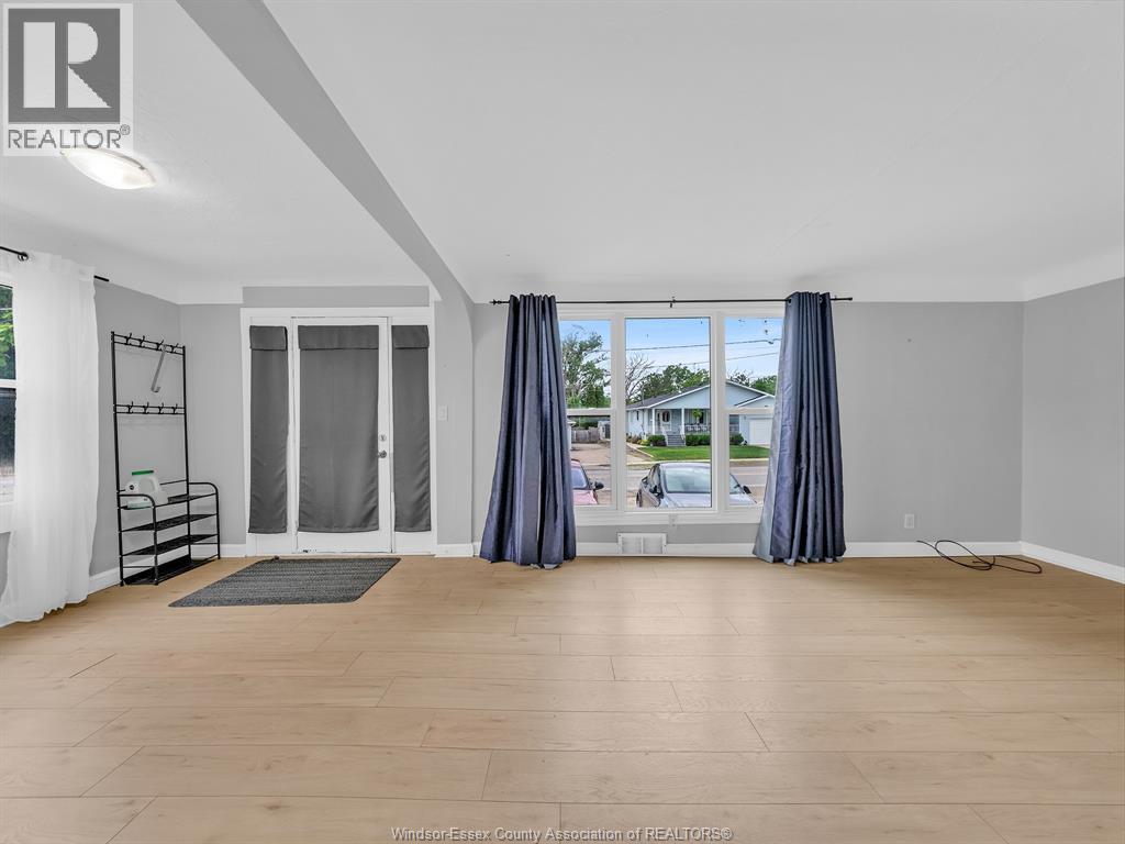 2724 PILLETTE ROAD - 31