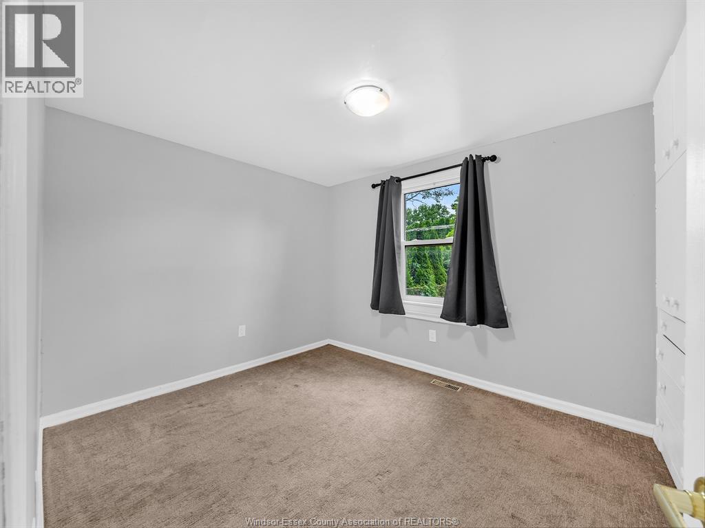 2724 PILLETTE ROAD - 40