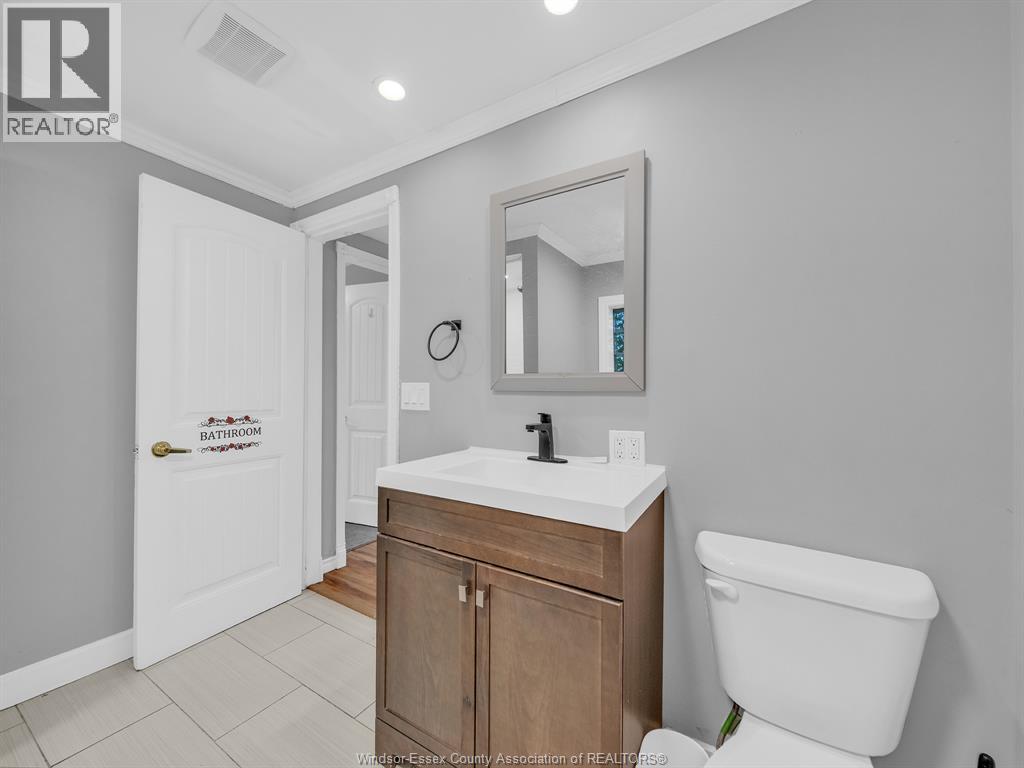 2724 PILLETTE ROAD - 42