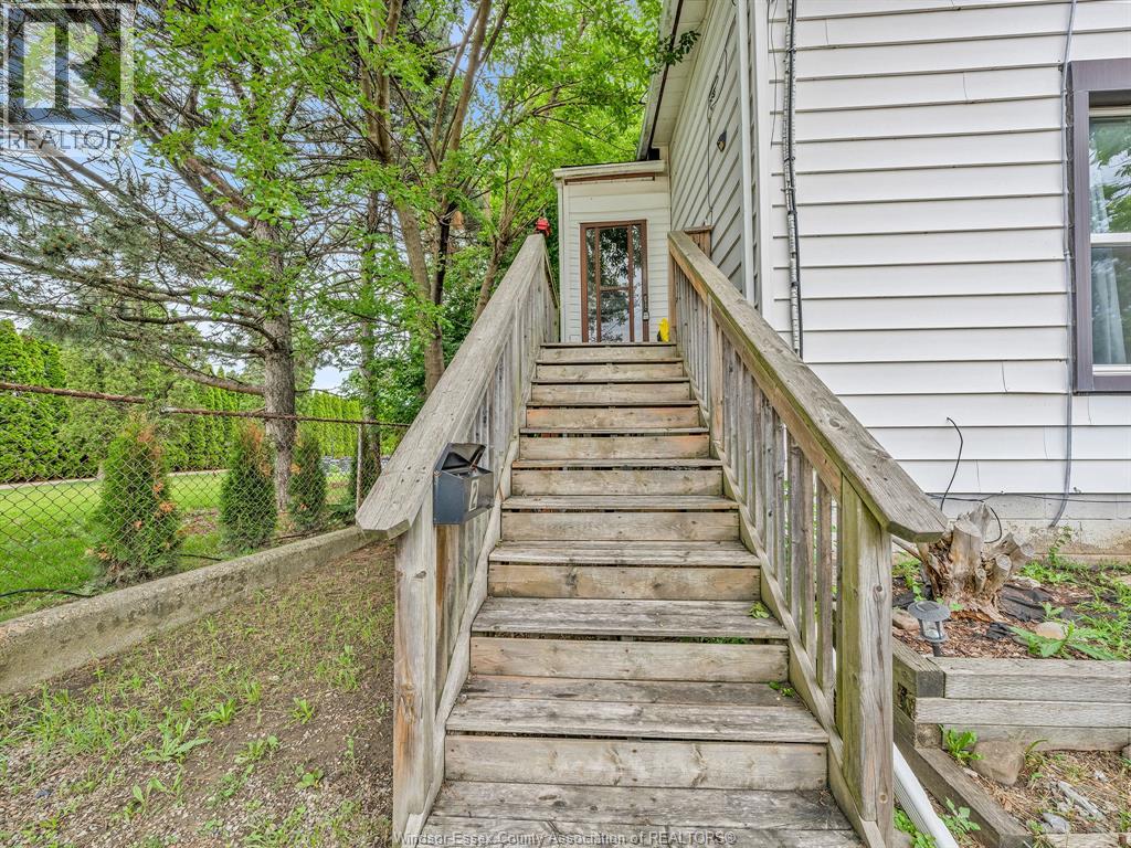 2724 PILLETTE ROAD - 44