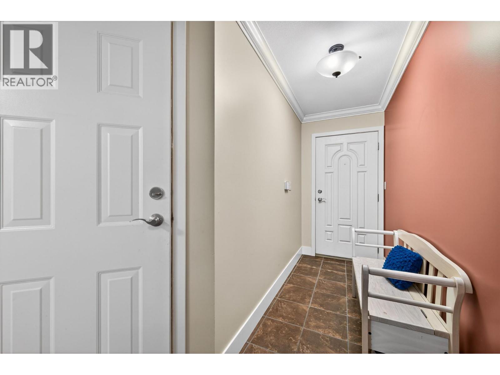 #4 2046 ROBSON Place - 2