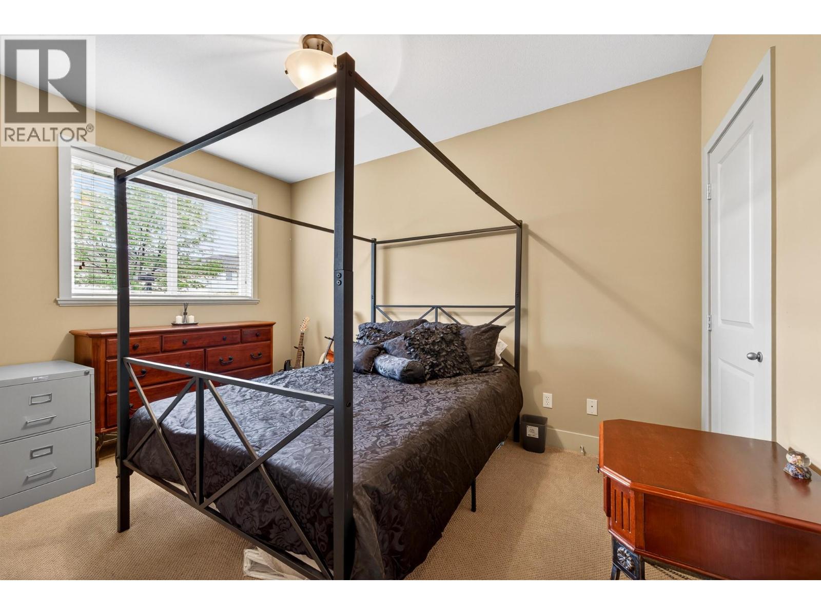 #4 2046 ROBSON Place - 15