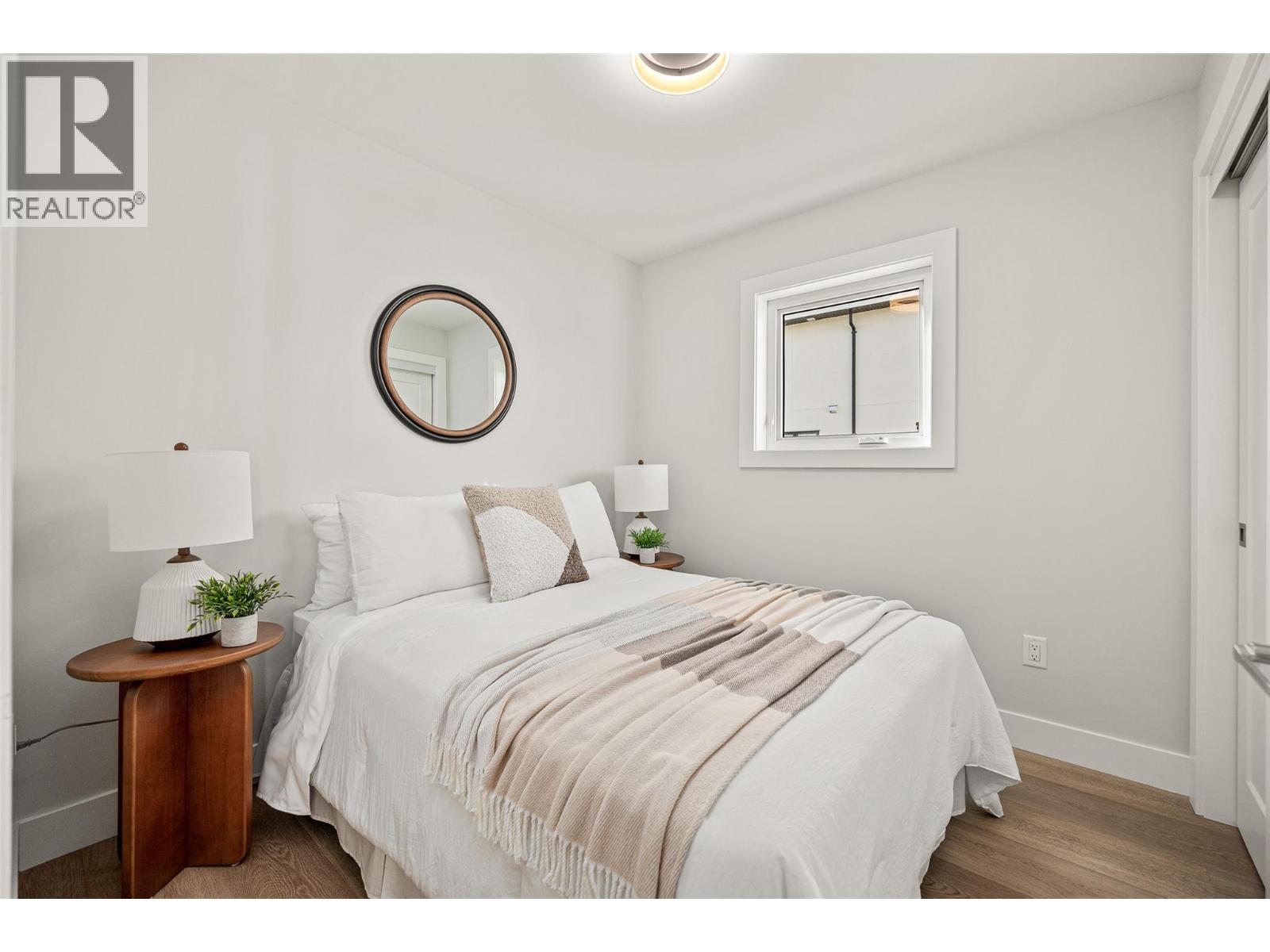 #1 943 Fuller Avenue - 28
