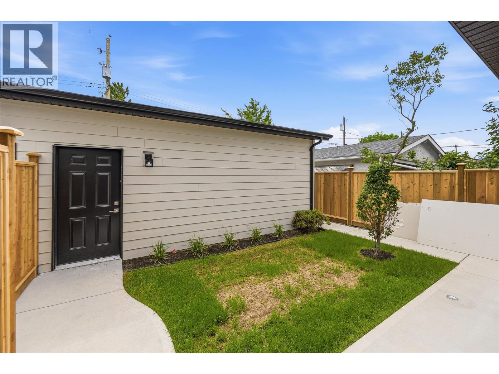 #1 943 Fuller Avenue - 35