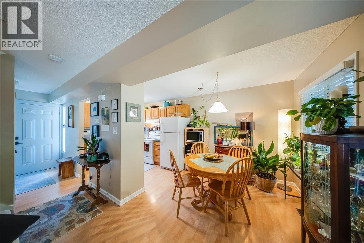3358 LAUREL Crescent - 10