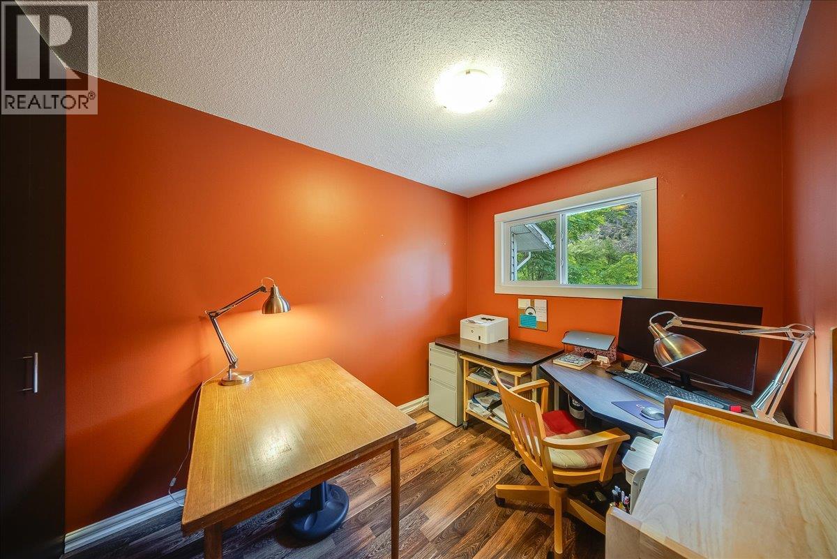 3358 LAUREL Crescent - 20