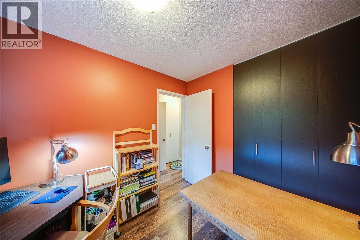 3358 LAUREL Crescent - 21
