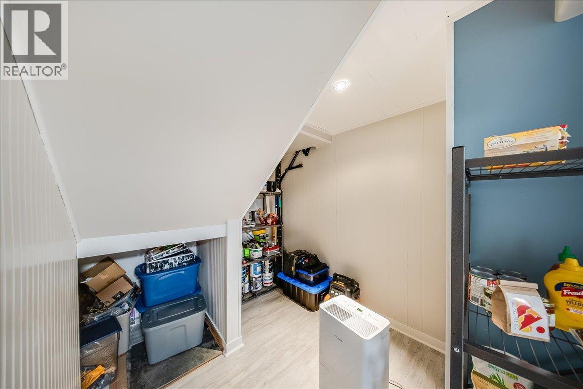 3358 LAUREL Crescent - 36