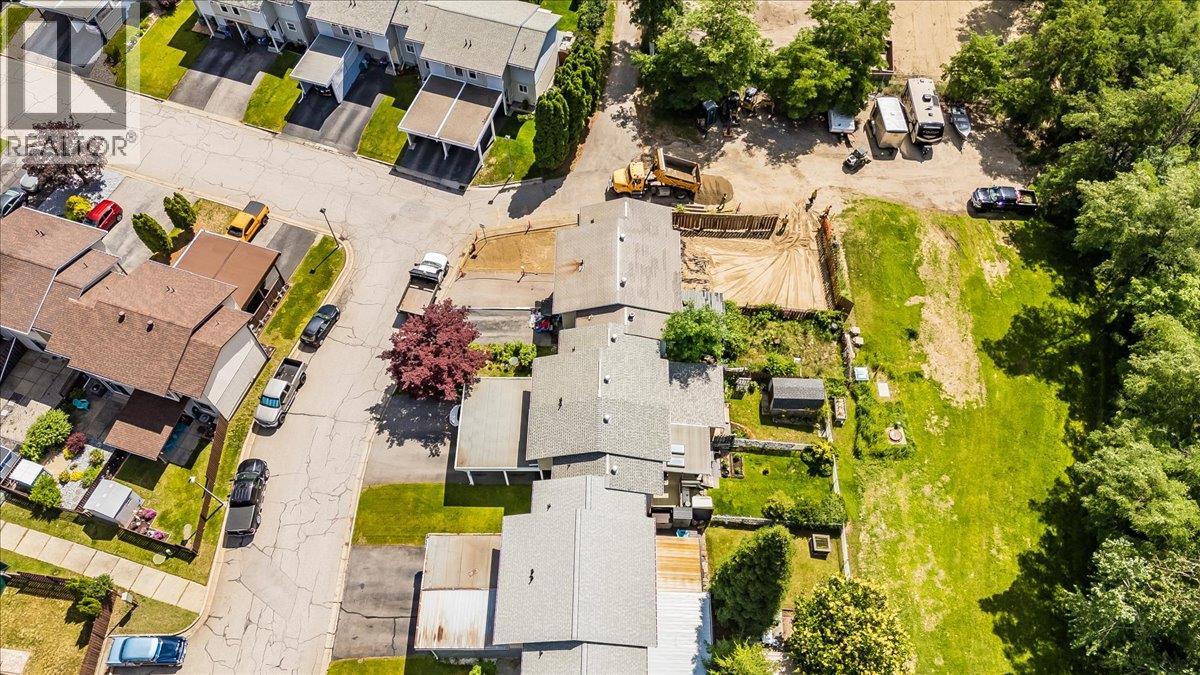 3358 LAUREL Crescent - 45