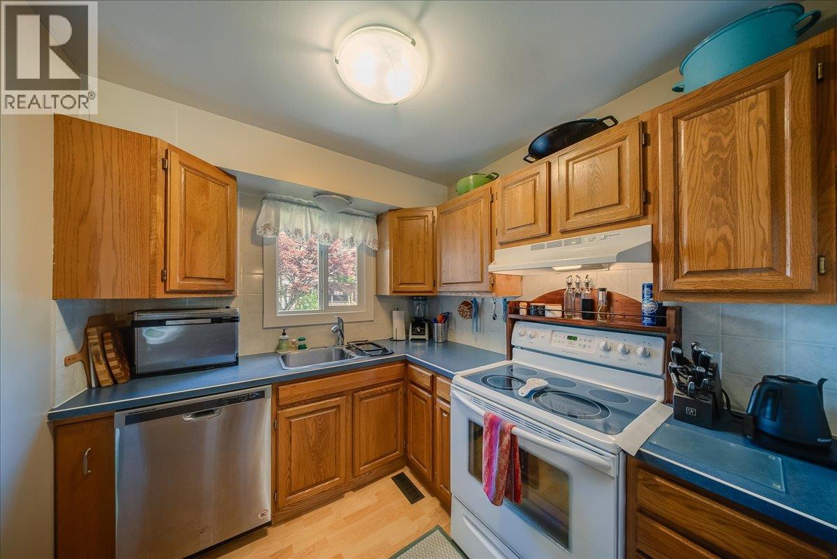 3358 LAUREL Crescent - 7