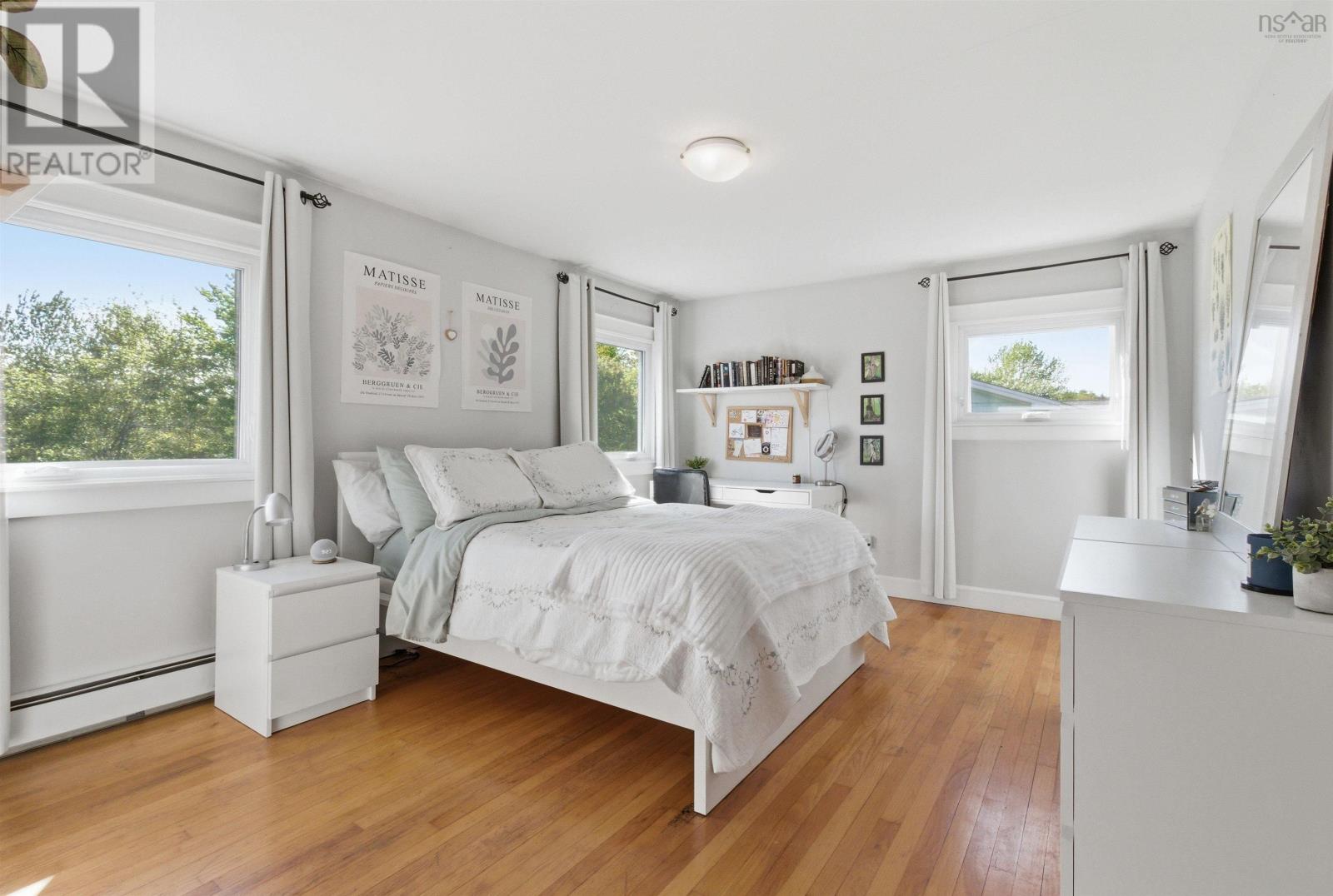 Property 23 of 47 of 147 Brook Street
