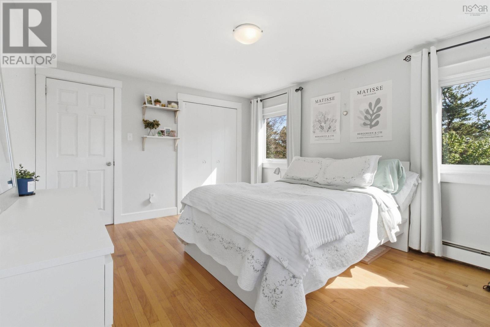 Property 24 of 47 of 147 Brook Street