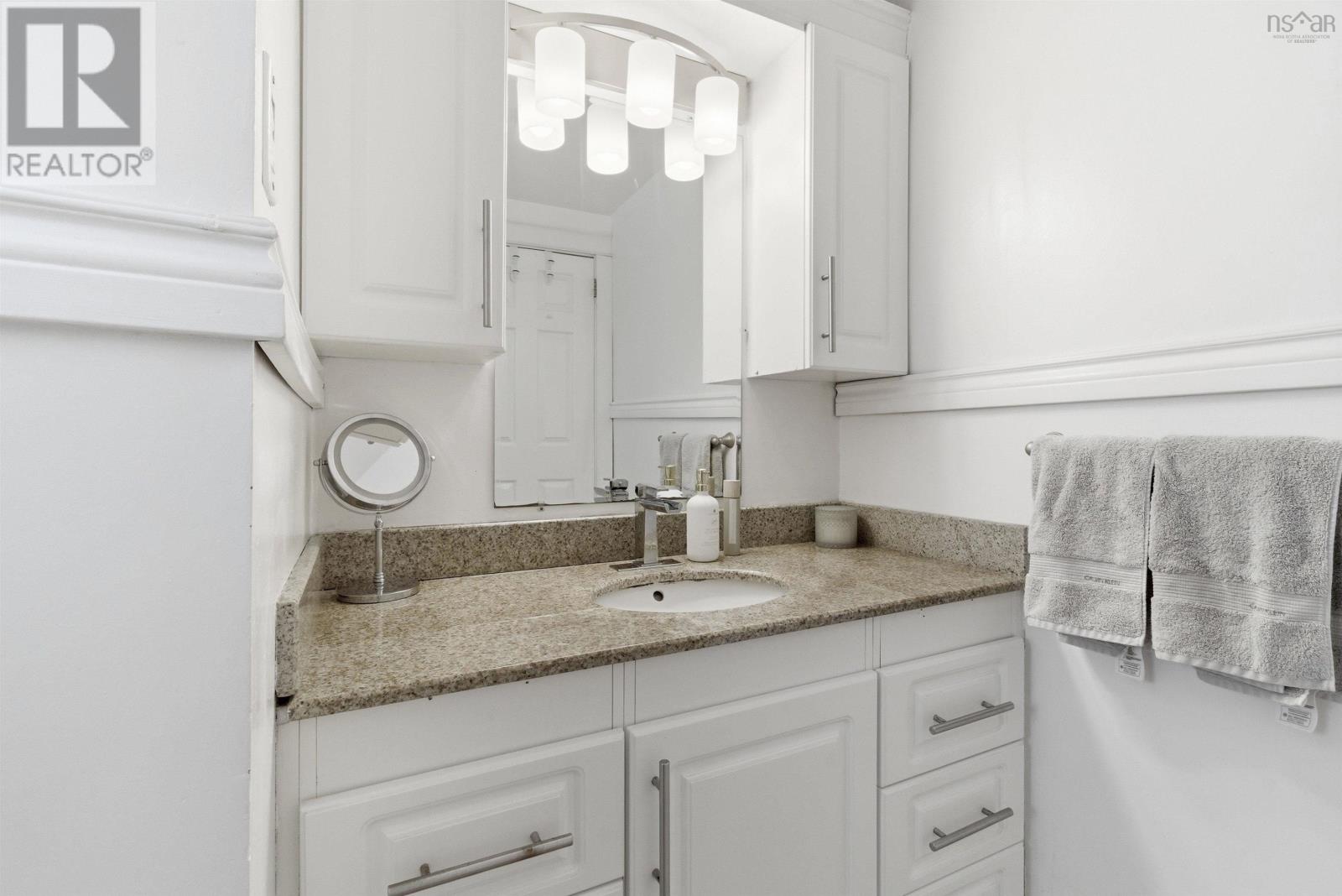 Property 26 of 47 of 147 Brook Street