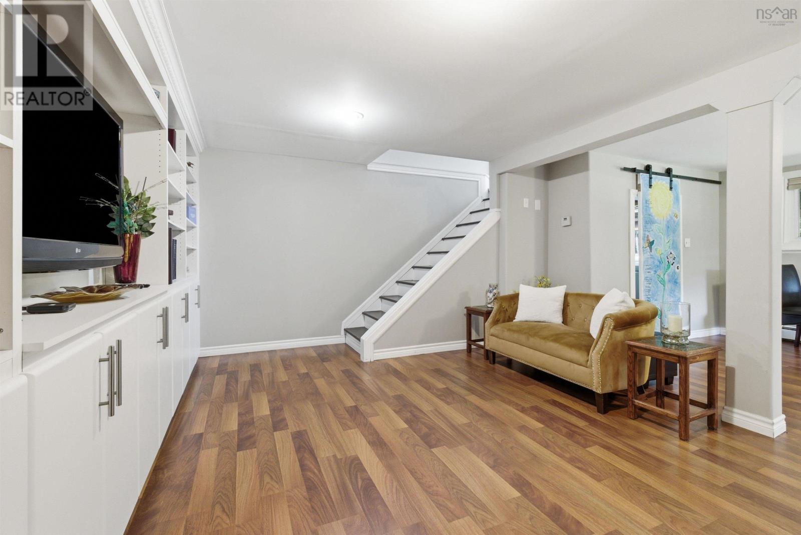 Property 27 of 47 of 147 Brook Street