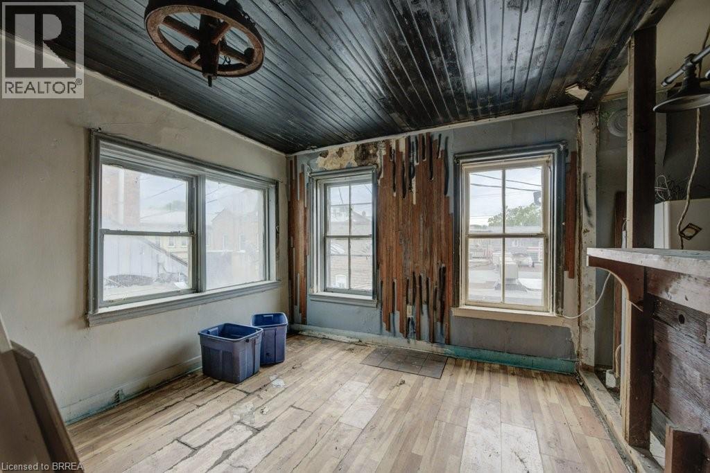 36 NORFOLK Street S - 22
