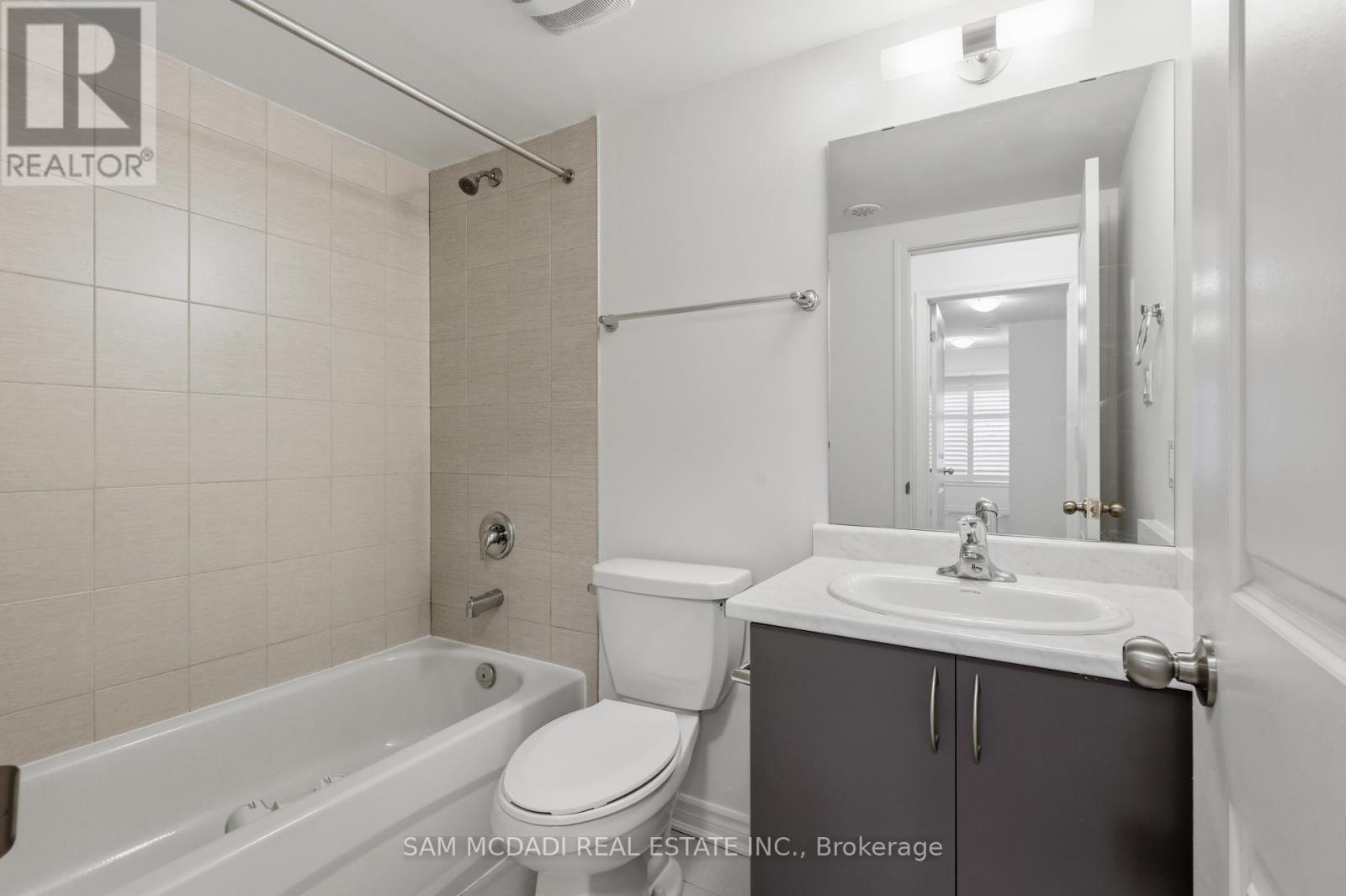 #6 2285 MCNAB LANE - 15
