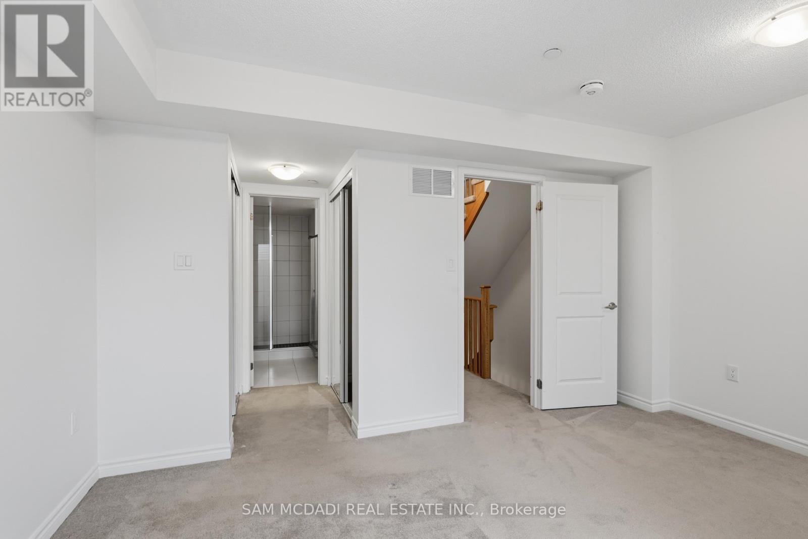 #6 2285 MCNAB LANE - 21