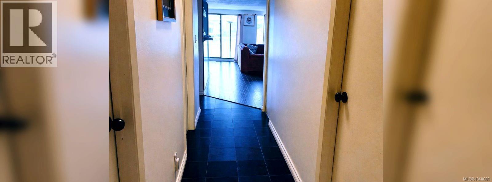 #302 30 Cavan St - 19