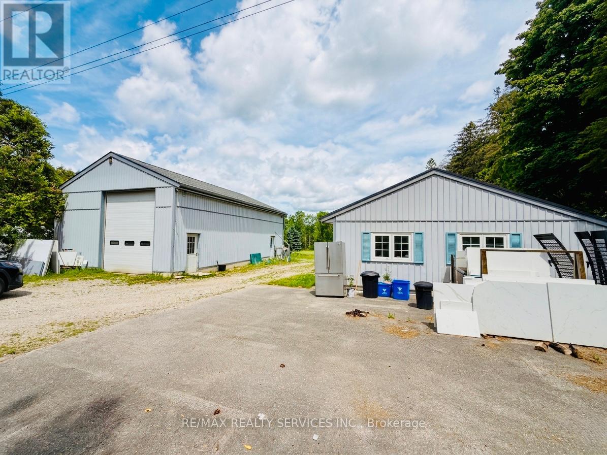 515146 11TH LINE - 24