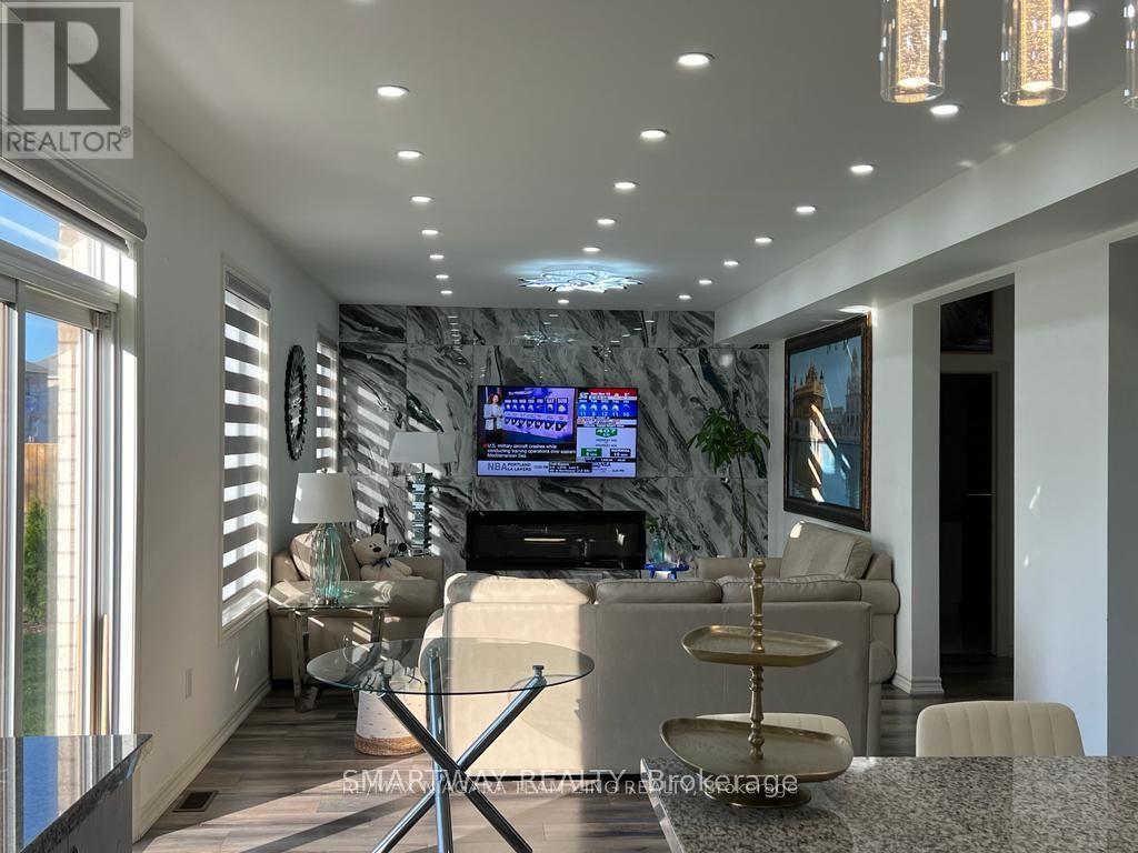 1127 KENNEDY DRIVE - 11