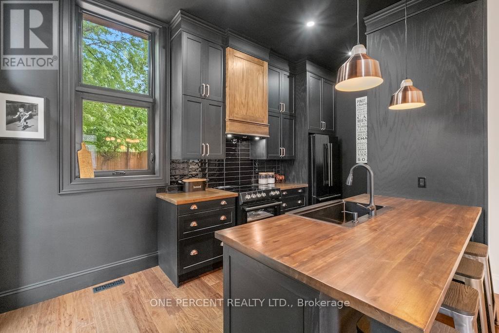 143 CATHARINE STREET N - 10