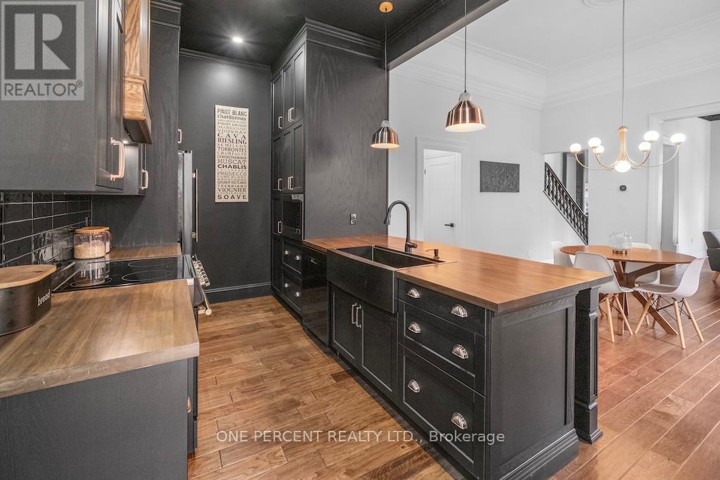 143 CATHARINE STREET N - 12