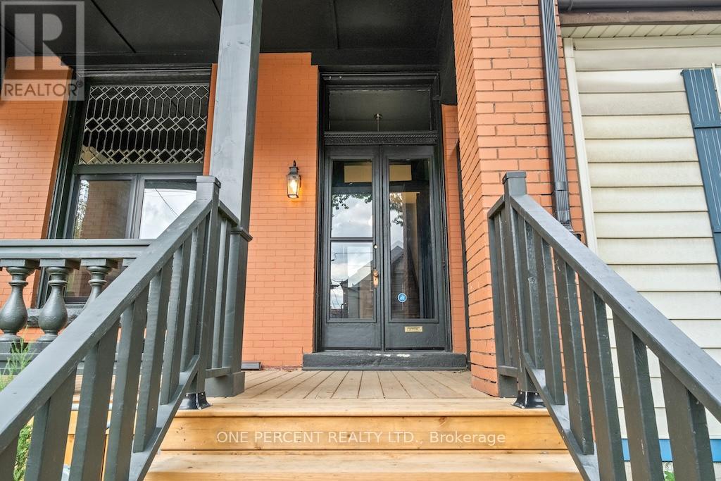 143 CATHARINE STREET N - 2