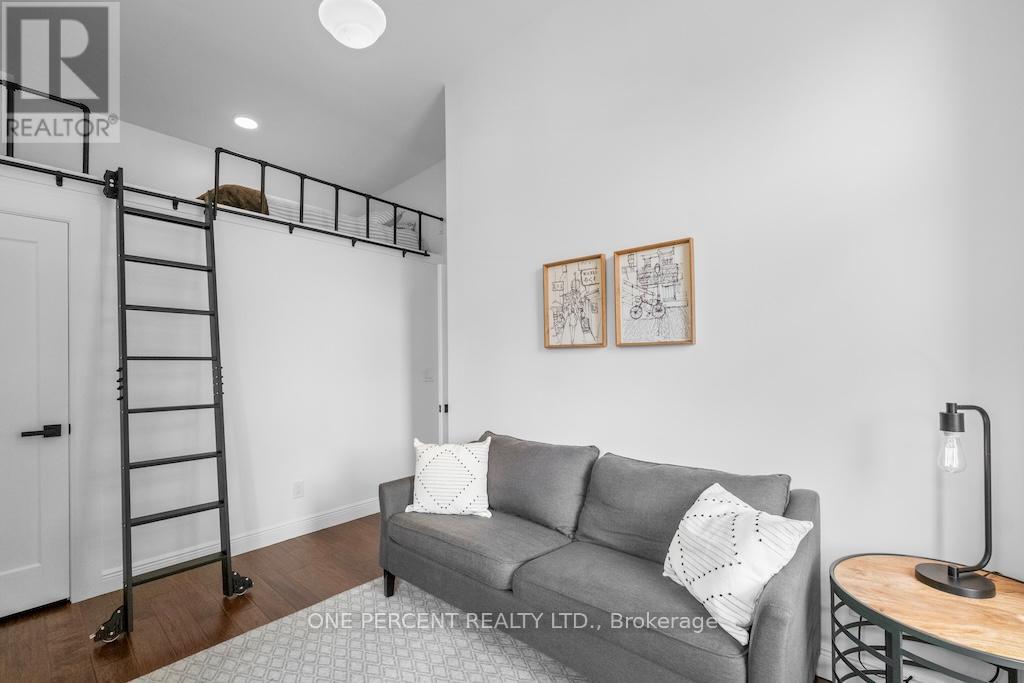 143 CATHARINE STREET N - 23