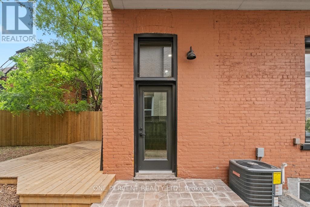 143 CATHARINE STREET N - 26