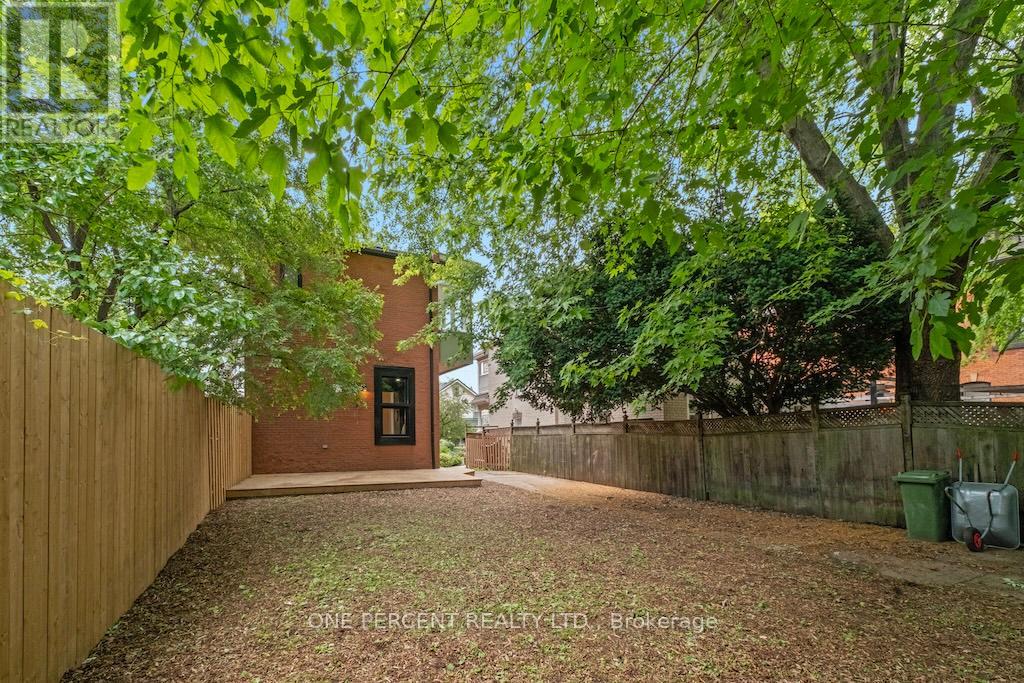 143 CATHARINE STREET N - 28