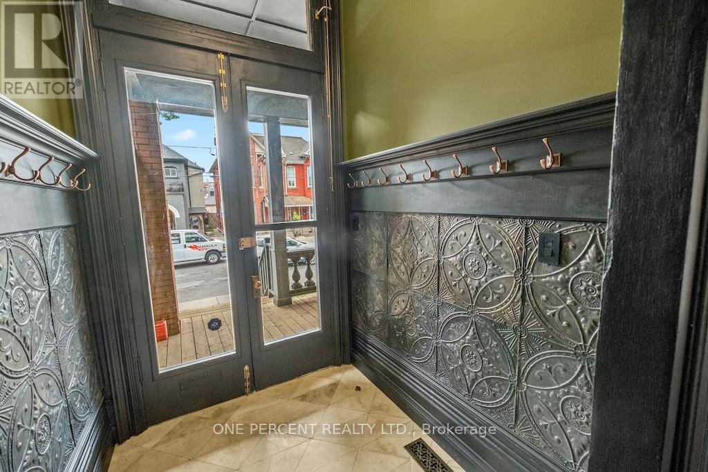 143 CATHARINE STREET N - 3