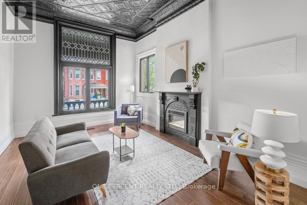 143 CATHARINE STREET N - 4