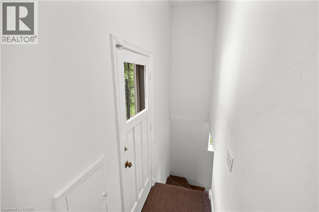 1589 CREDITON Parkway - 21